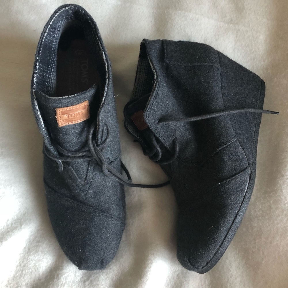 Tom’s Desert Women’s Wedges